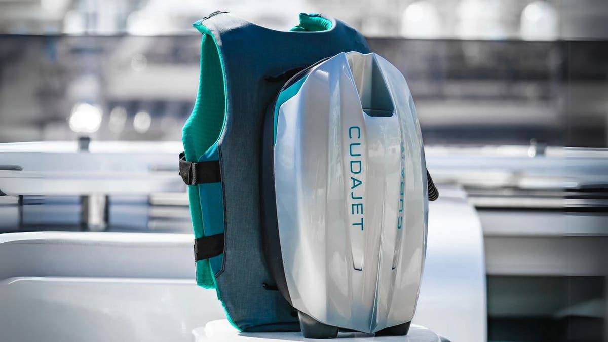 Jetpack Underwater's backpack allows you to explore the depths of the oceans